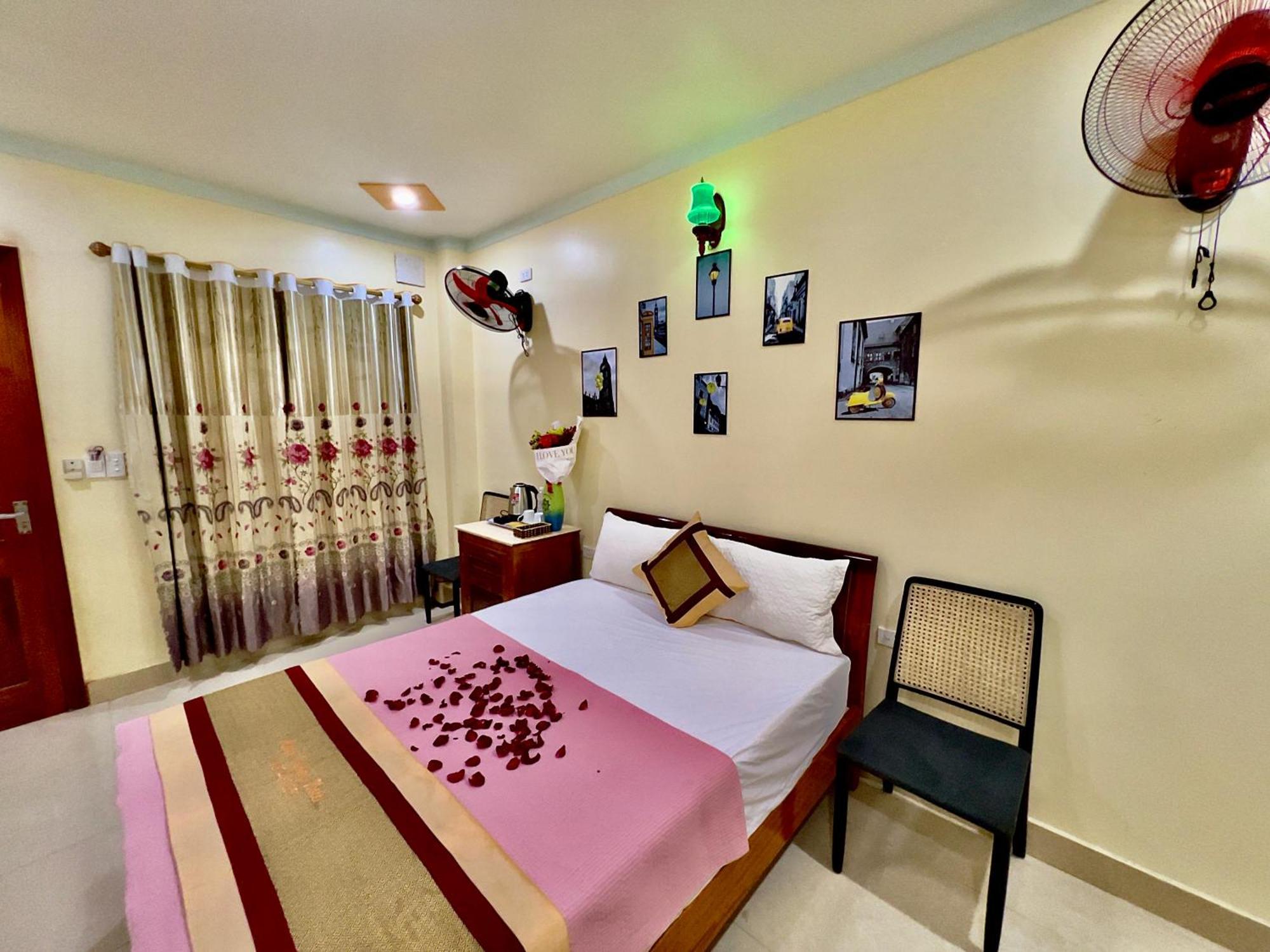Manh Vuong Hotel Catba Dong Khe Sau Exteriör bild