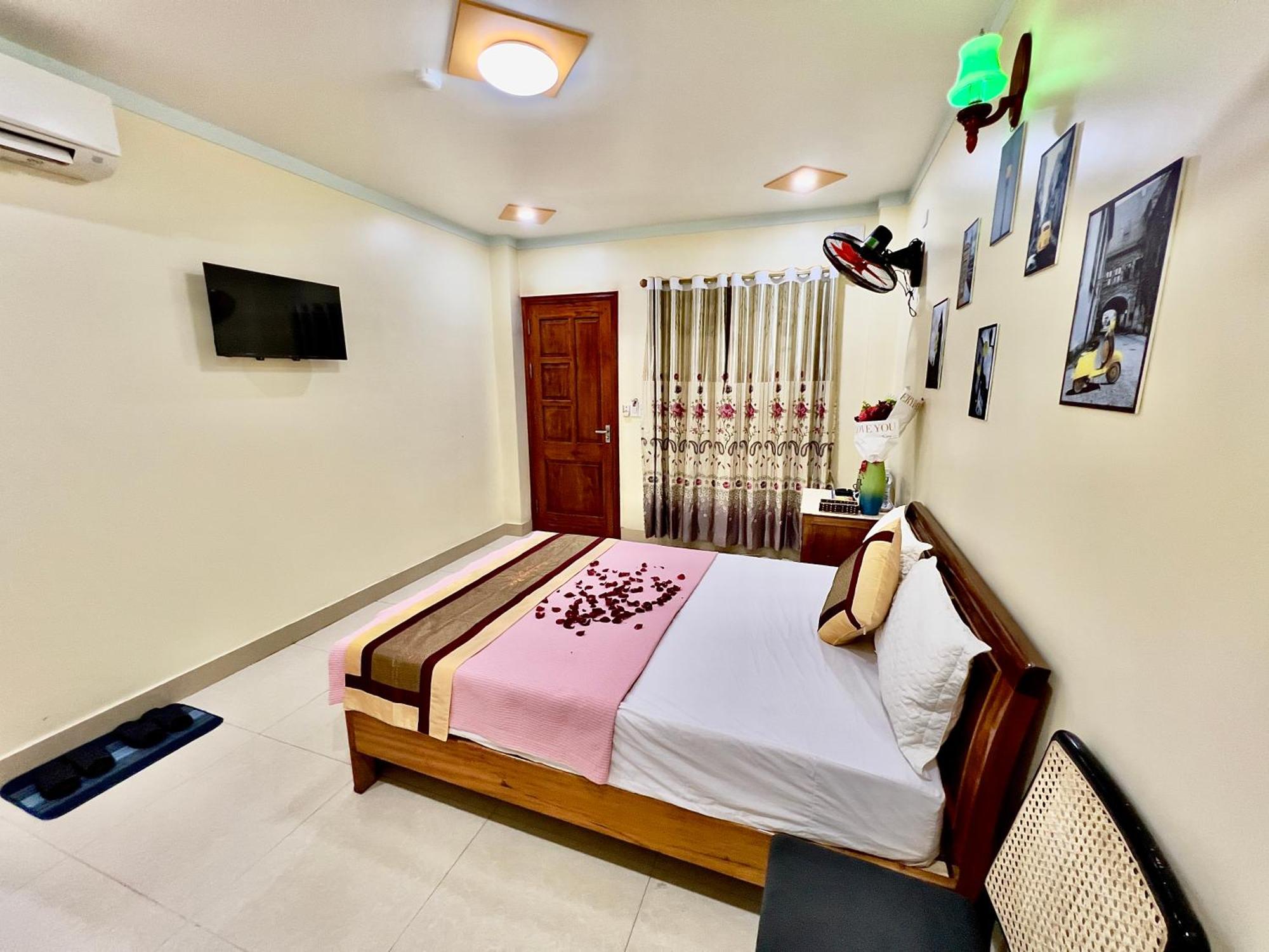 Manh Vuong Hotel Catba Dong Khe Sau Exteriör bild