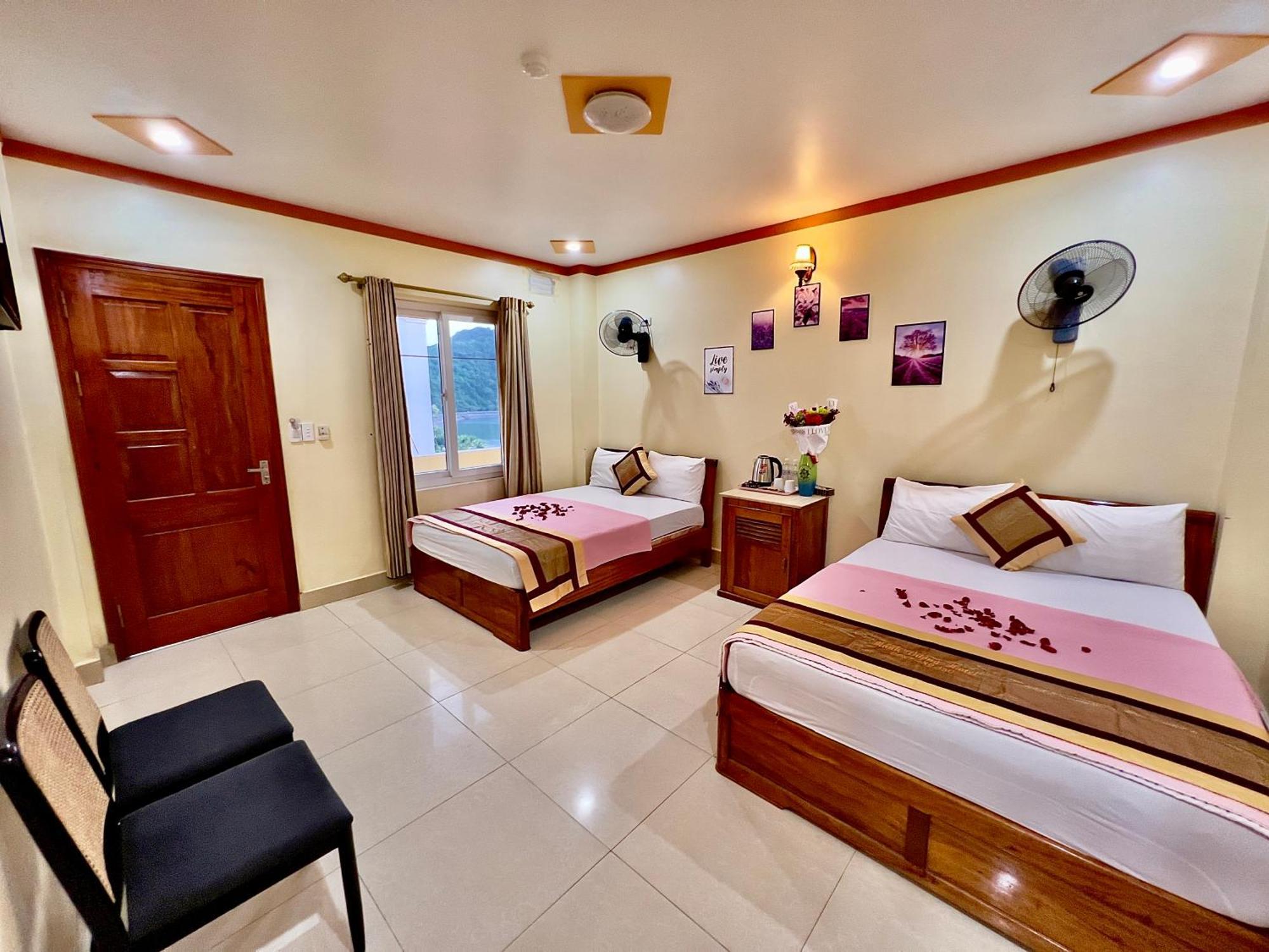 Manh Vuong Hotel Catba Dong Khe Sau Exteriör bild