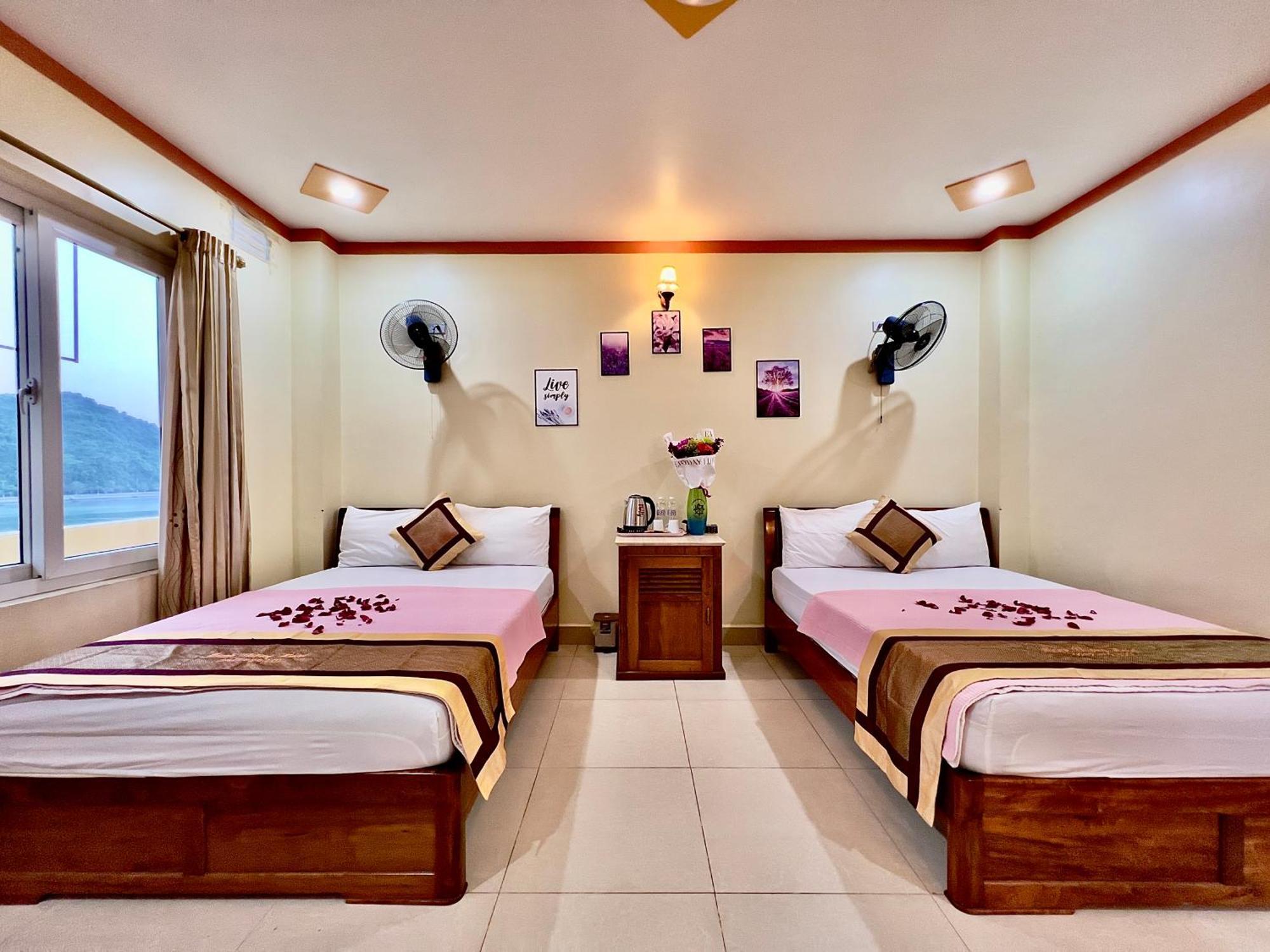 Manh Vuong Hotel Catba Dong Khe Sau Exteriör bild