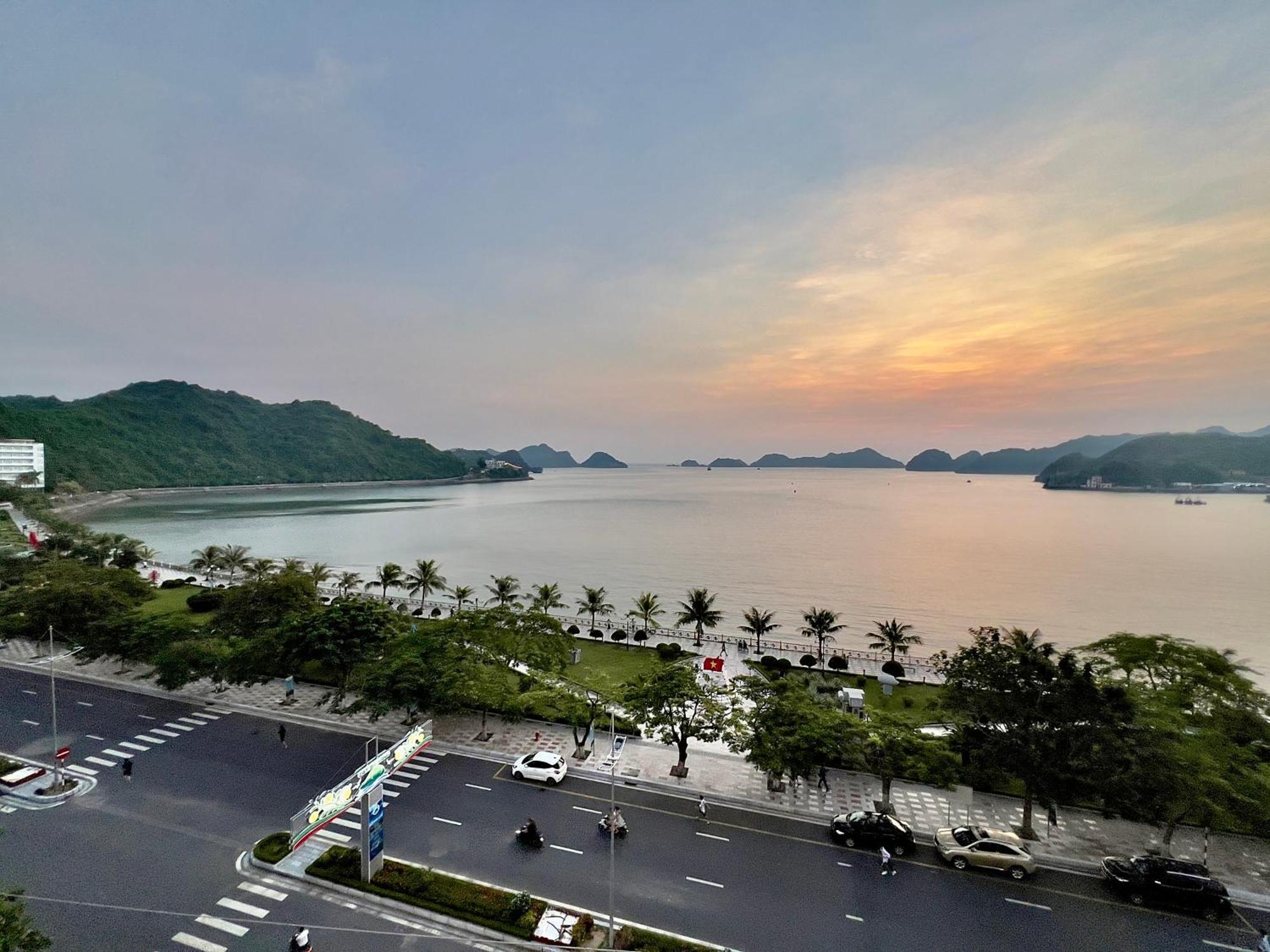 Manh Vuong Hotel Catba Dong Khe Sau Exteriör bild