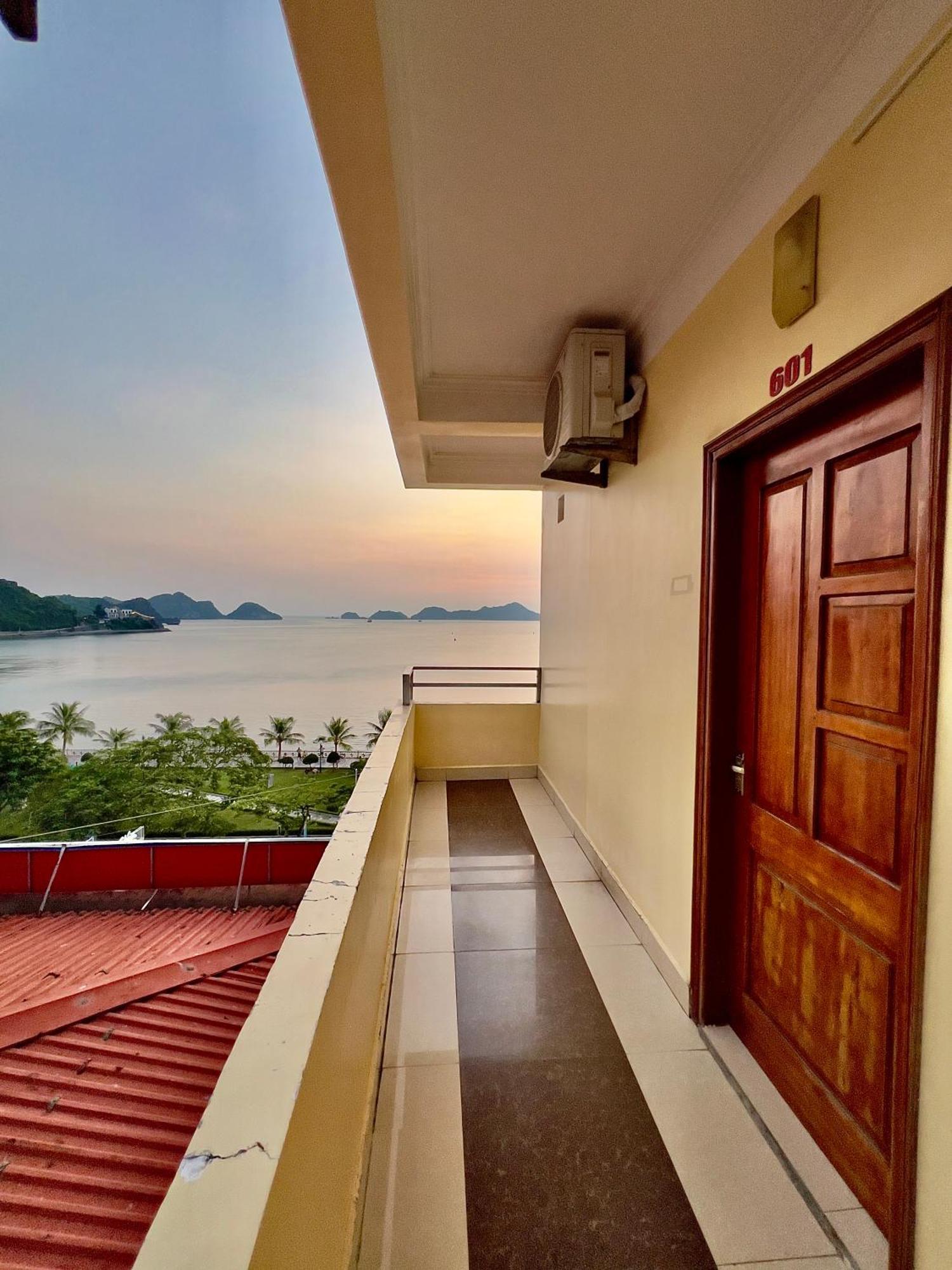 Manh Vuong Hotel Catba Dong Khe Sau Exteriör bild