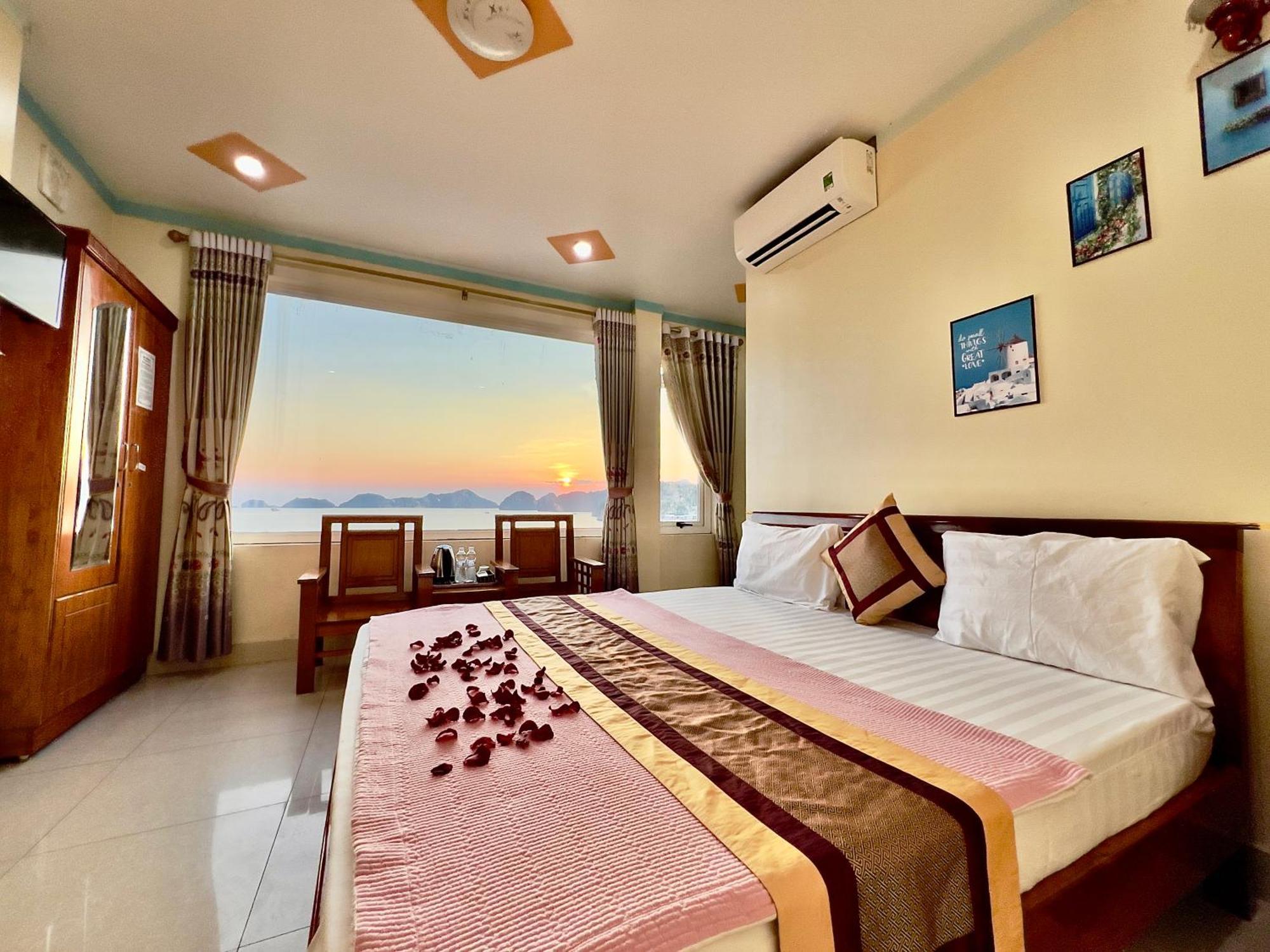 Manh Vuong Hotel Catba Dong Khe Sau Exteriör bild