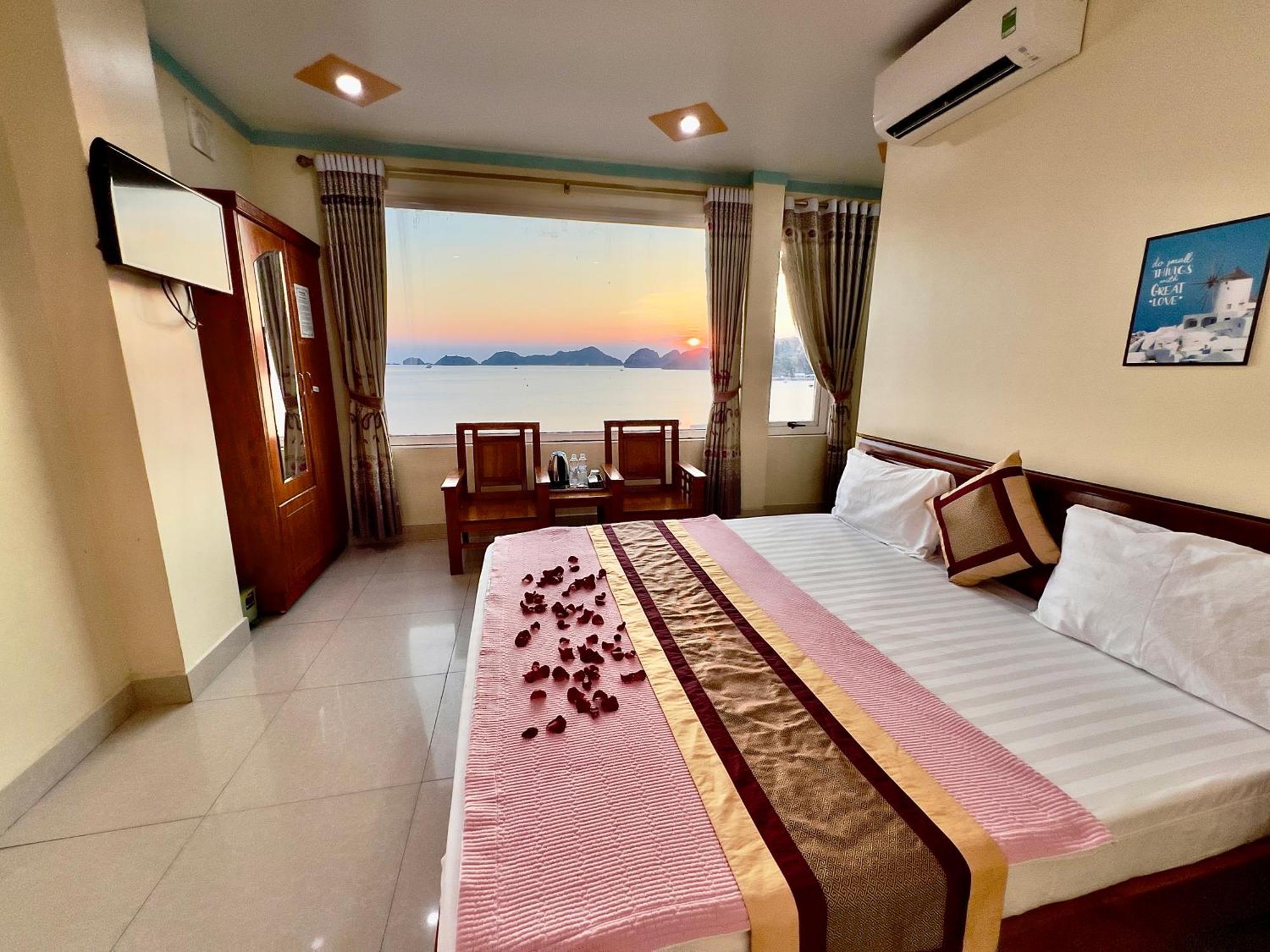 Manh Vuong Hotel Catba Dong Khe Sau Exteriör bild