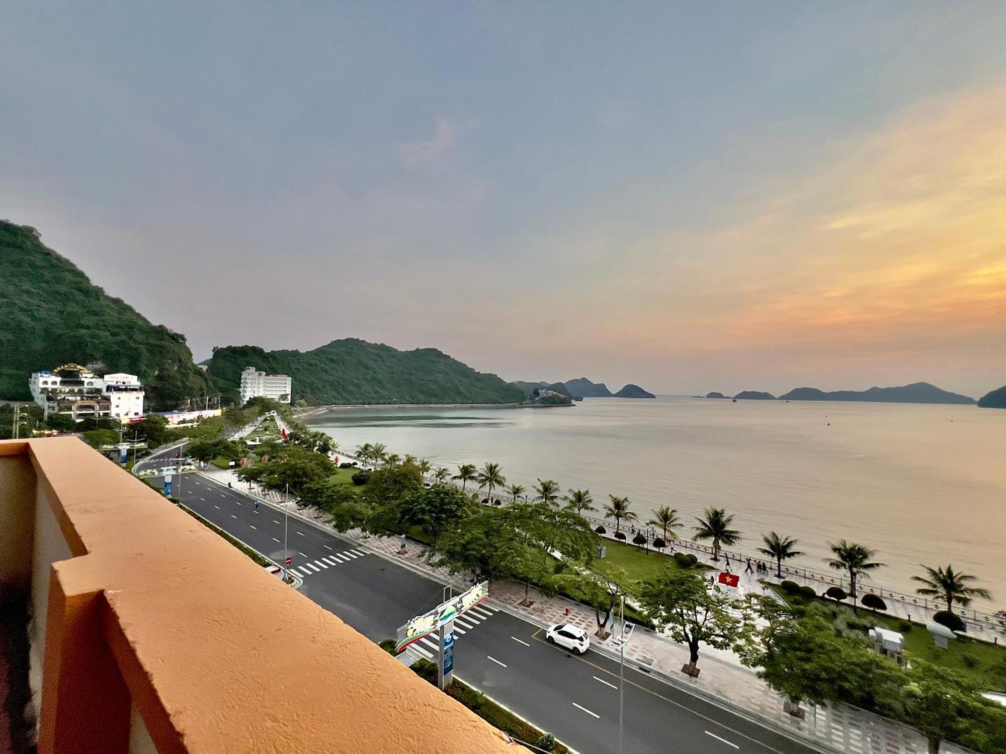 Manh Vuong Hotel Catba Dong Khe Sau Exteriör bild