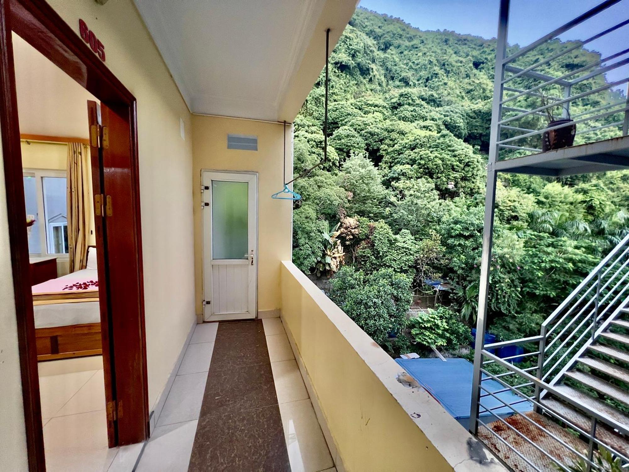 Manh Vuong Hotel Catba Dong Khe Sau Exteriör bild