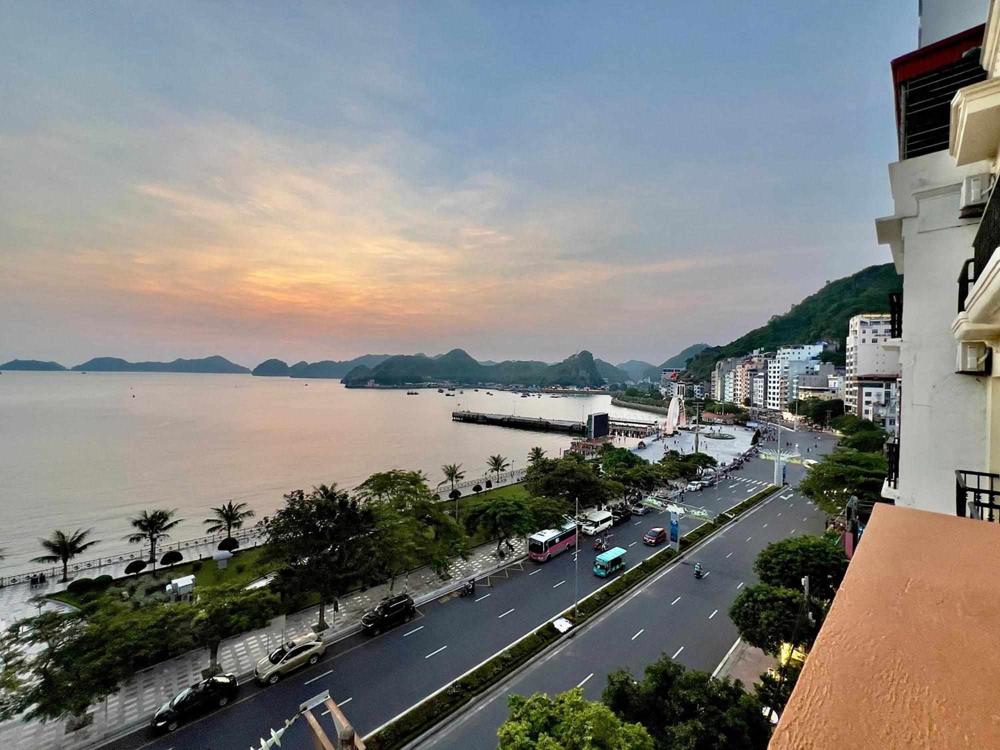 Manh Vuong Hotel Catba Dong Khe Sau Exteriör bild
